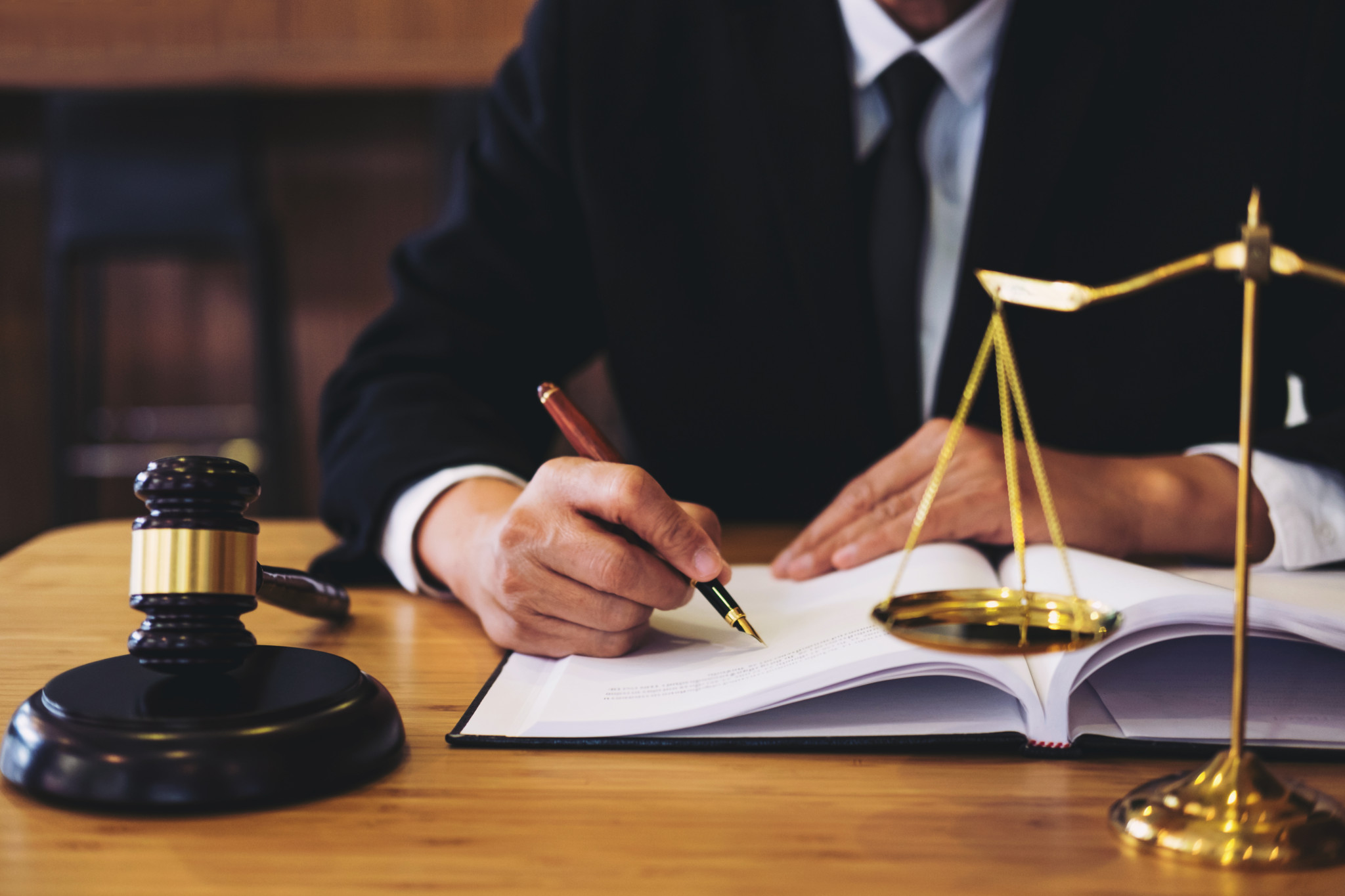 How to hire real estate attorney in New York in 2023
